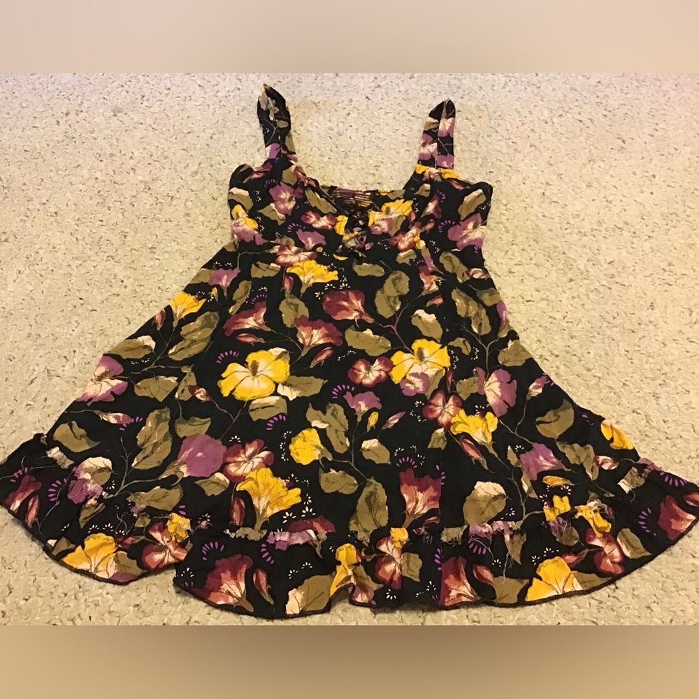 INTIMATELY FREE PEOPLE SZ S RUFFLE HEM TUNIC TOP EUC VERY CUTE